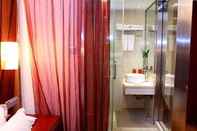 Toilet Kamar Manhattan Bund Business Hotel