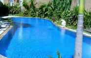 Swimming Pool 7 Emerald Villa