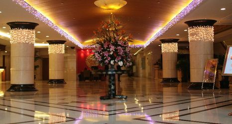 로비 2 New Century (Formerly Best Western New Century)