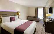 Bedroom 6 Premier Inn Banbury (M40, J11)