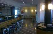 Bar, Cafe and Lounge 2 TRYP Madrid Getafe Los Angeles Hotel