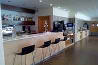 Bar, Cafe and Lounge B&B Hotel Madrid Aeropuerto T1 T2 T3