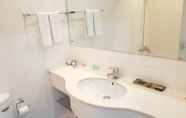 Toilet Kamar 3 Free Town Apartment Hotel Beijing