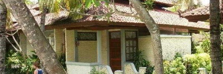 Exterior Garden View Cottages