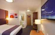 Bedroom 4 Premier Inn Glasgow City South