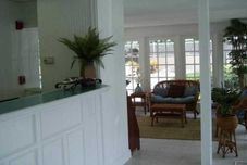 Lobby Sun Tower Hotel & Suites On The Beach