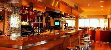 Bar, Cafe and Lounge 2 Quality Tiffins On The Park