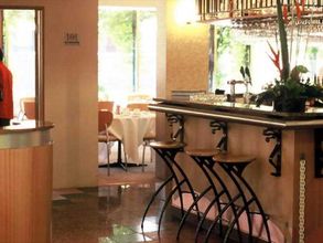 レストラン 4 Quality Tiffins On The Park