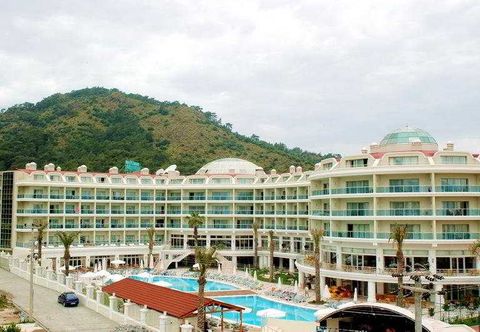 Bên ngoài Deluxe Hotel Pinetapark