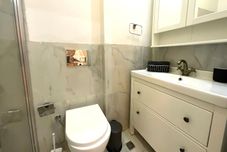 Others Kaira Apart 2