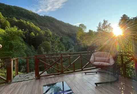 Others Waterfall Bungalov