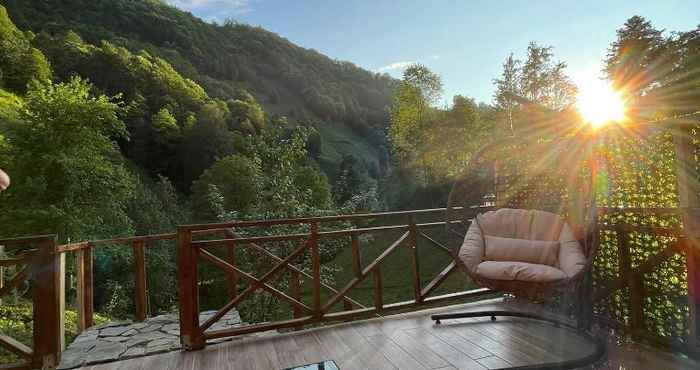 Others Waterfall Bungalov
