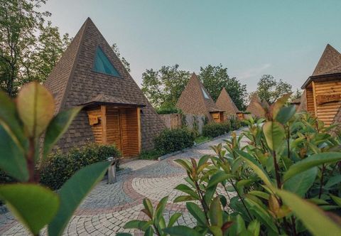 Others Pyramid Sapanca