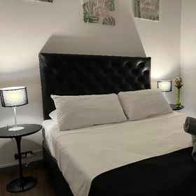 Ph Palermo Hostel 1, Hotel Medalla Milagrosa