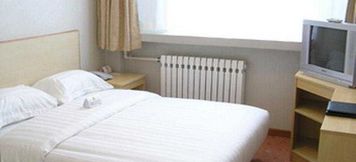 Bedroom 3 Super 8 Dongsi