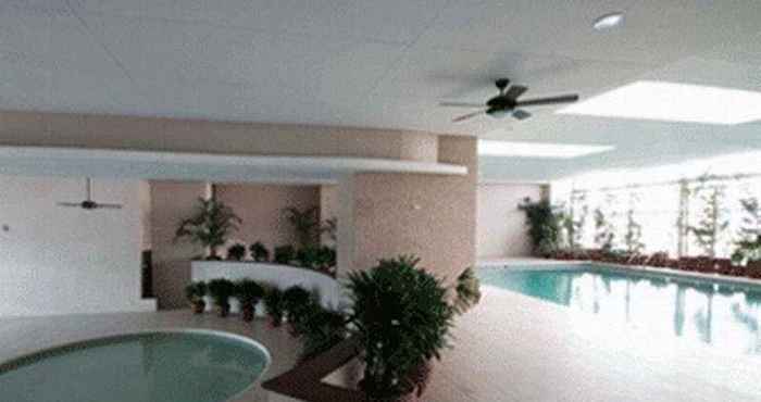 Kolam Renang Regalia Tower Suites