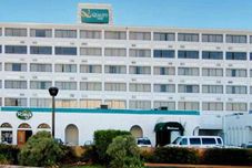 Exterior Quality Inn Airport / Sea World area