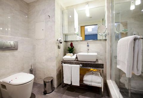 Others Housez Suites and Apartments