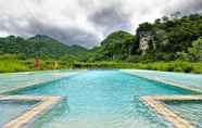 Swimming Pool 7 Avartarn Miracles Hotel