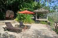 Kolam Renang Rain Forest Resort Phitsanulok