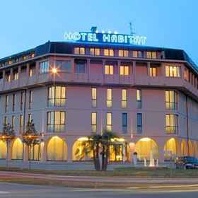 B&B Hotel Habitat Giussano 1, Hotel Muggiò