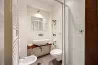 In-room Bathroom Sallustio