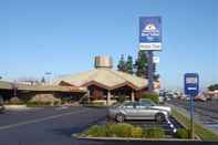 Exterior Rodeway Inn & Suites Yosemite