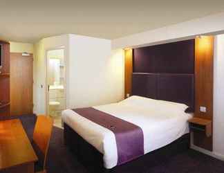 Bilik Tidur 2 Premier Inn LON Heathrow Airport T2 & T3 (Bath Rd)