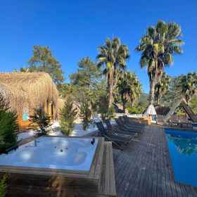 チラリー・ザ・ヒル・グランピング 1, ケメルホテル