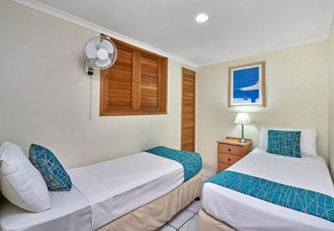 寝室 Comfort Inn & Suites Trinity Beach Club