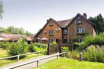 Exterior Premier Inn London Gatwick Airport South