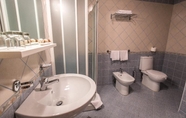 Toilet Kamar 7 Splendid Resort