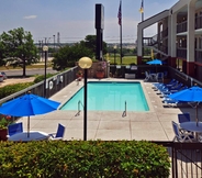 Swimming Pool 5 Quality Inn Fort Worth