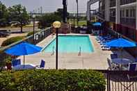 Swimming Pool Quality Inn Fort Worth