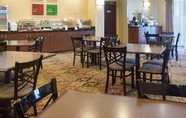 Restaurant 6 Comfort Suites Fredericksburg North