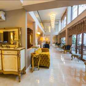 Real King Suite 1, Hotel Bandar Udara Trabzon (TZX)