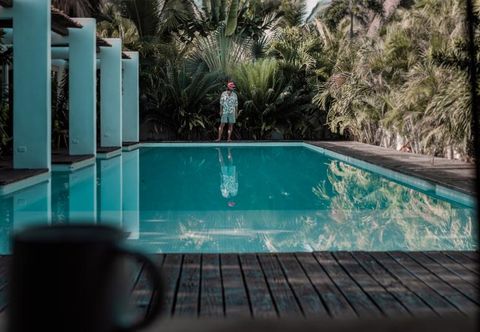 Others Swell Guatemala