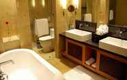 In-room Bathroom 3 Glenview ITC Plaza Chongqing