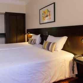 Albergaria Sra A Branca 1, Hotel Departamento de Informática