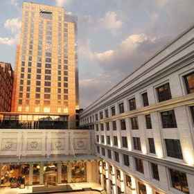 Radisson Blu Hotel Shanghai Hong Quan 1, Hotel Super 8 Hotel Shanghai JiaDing HongQiao Wan Da Guang Chang