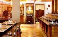 Restoran 7 Aegean Conifer Suites Resort Sanya  by Preferred 