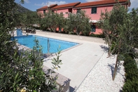 Kolam Renang Villa Rustica Dalmatia Depadance