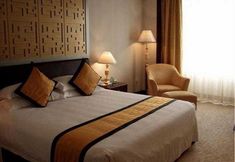 Bedroom 5 White Palace