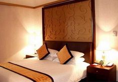 Bedroom 7 White Palace