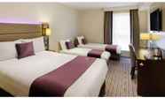 Bedroom 6 Premier Inn (Paisley)