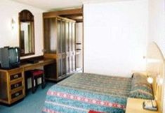 Bedroom 2 The Willows Motor Inn