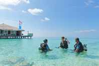 Swimming Pool Eriyadu Island Resort