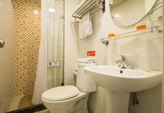 In-room Bathroom 2 Home Inn Changqinglu