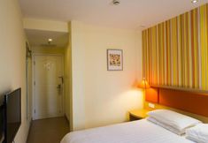 Bedroom 4 Home Inn Hutai Road