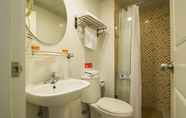 Phòng tắm bên trong 2 Home Inn Hutai Road